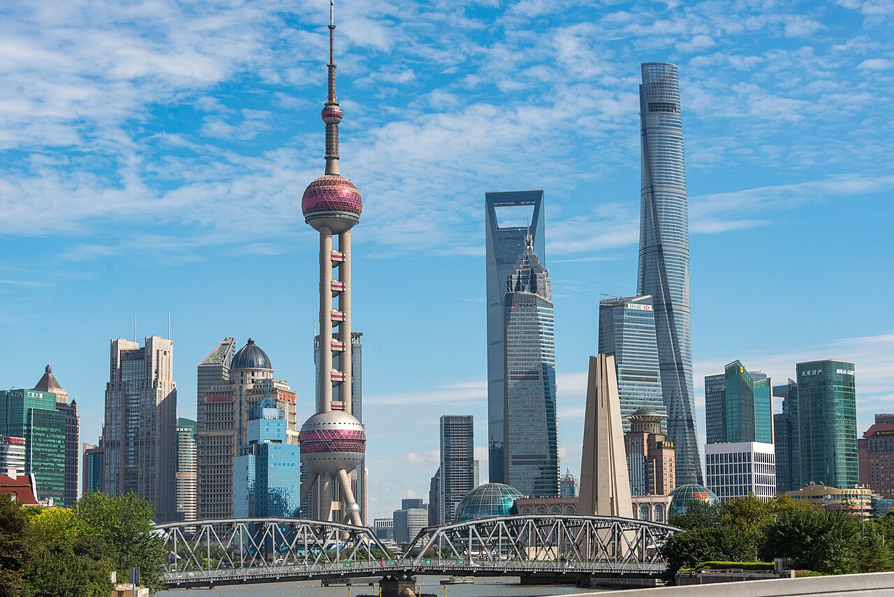 Lujiazui riverside / Pudong skyline